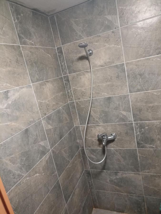 1+1 Ap With Balcony Апартаменти Тирана